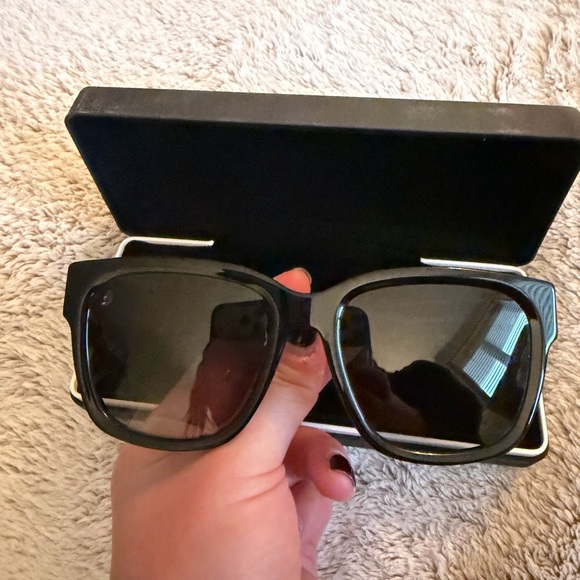 Givenchy Black Sunglasses - Picture 3 of 6